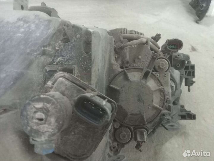 Фара левая Infiniti m35. Nissan fuga y50