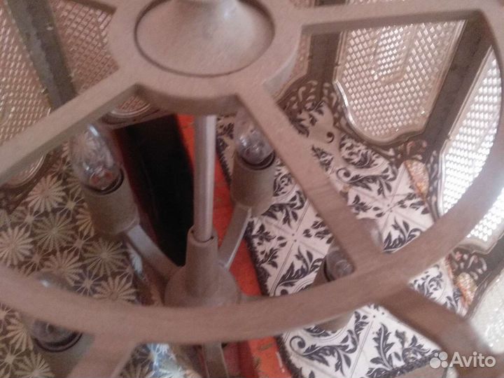 Люстра потолочная с абажуром