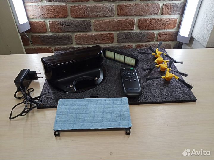 Робот-пылесос redmond RV-R250, черный