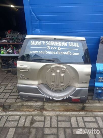 Крышка багажника Тойота Рав 4 00-06