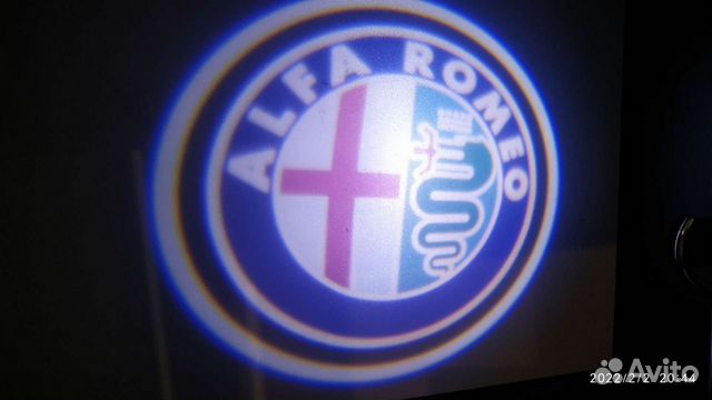 Проектор в двери автомобиля