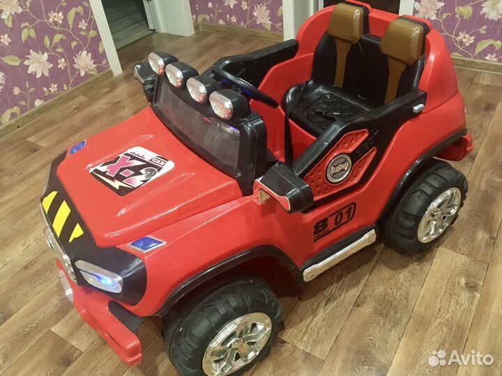 Детский электромобиль (машина)