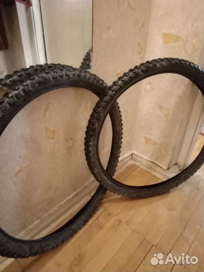 Две зимние покрышки на велосипед 26