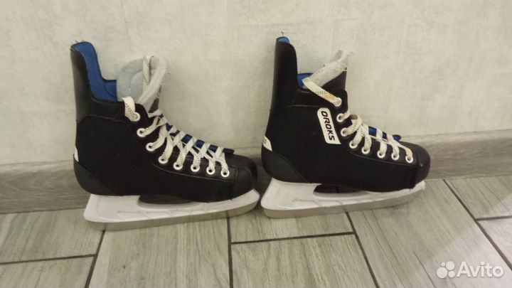Коньки хоккейные размер 35-36