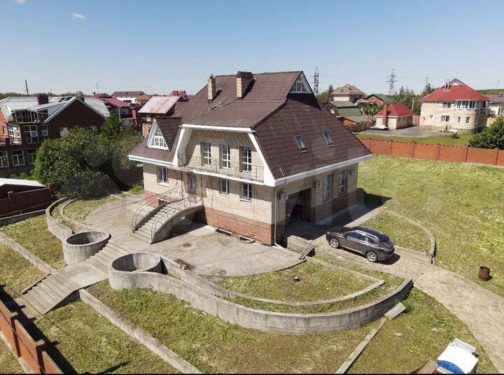 Коттедж 454,7 м² на участке 30 сот.