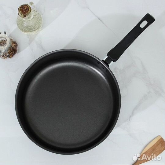 Сотейник с крышкой 3,5 л антипригарное покрытие