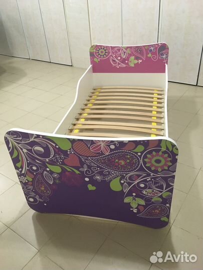 Новая яркая кроватка для девочки