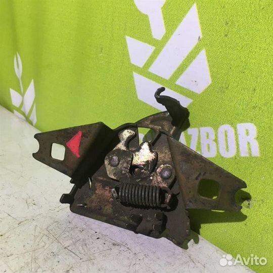 Замок капота Фольксваген Пассат Б3