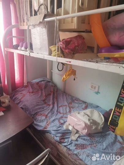 Двухъярусная кровать металлическая