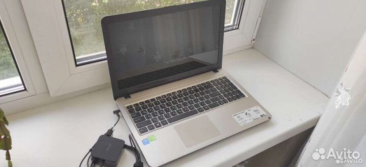 Ноутбук asus