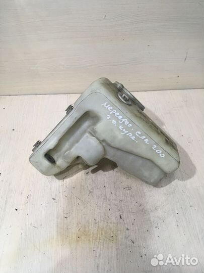 Бачок омывателя лобового стекла Mercedes W208