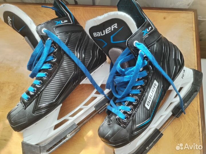 Хоккейные коньки bauer