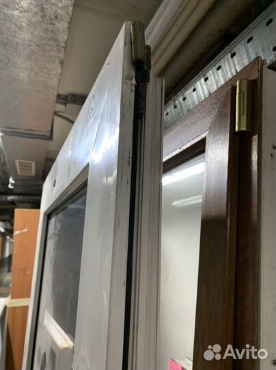 Дверь пластик -входная, без коробки