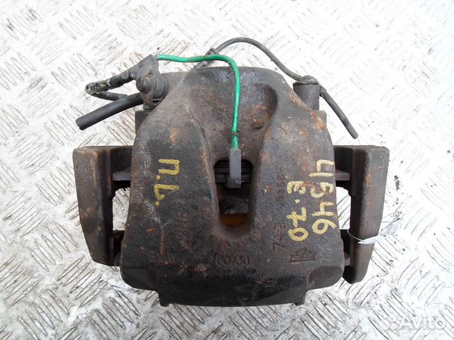 Суппорт передний левый BMW X5 E70