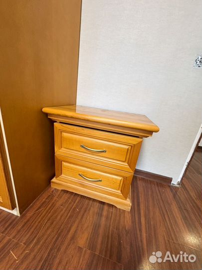 Спальный гарнитур из массива дерева бу