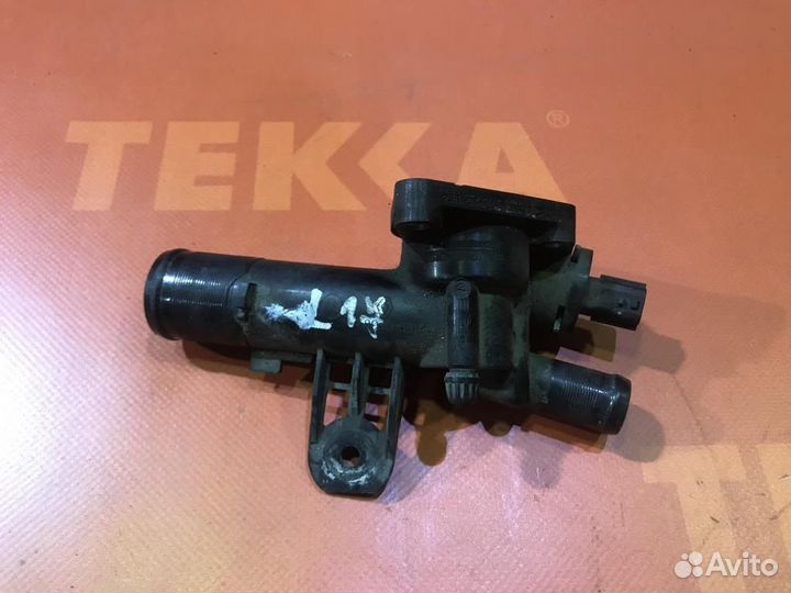 Корпус термостата от рено Сандеро 2 (2013-2018 )