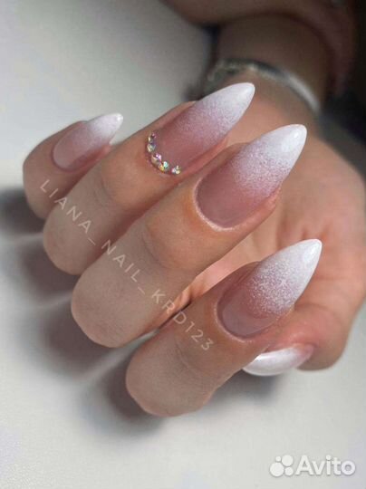 Маникюр, шеллак, наращивание ногтей