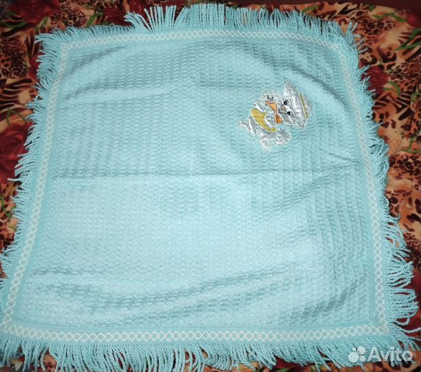 Вязаный плед для маленького ребенка