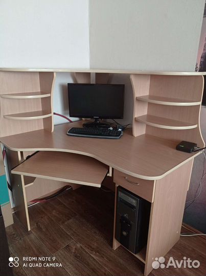 Компьютерный стол