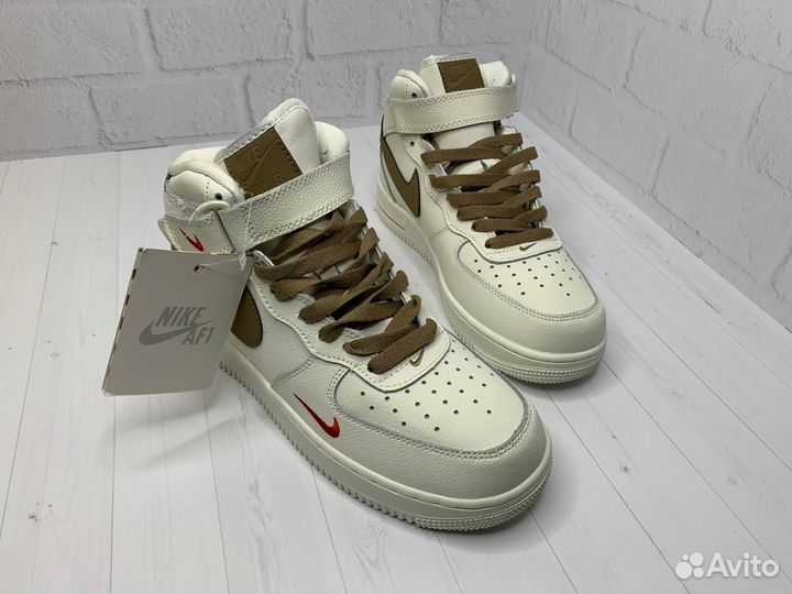 Кроссовки Nike Air Force 1 luxe