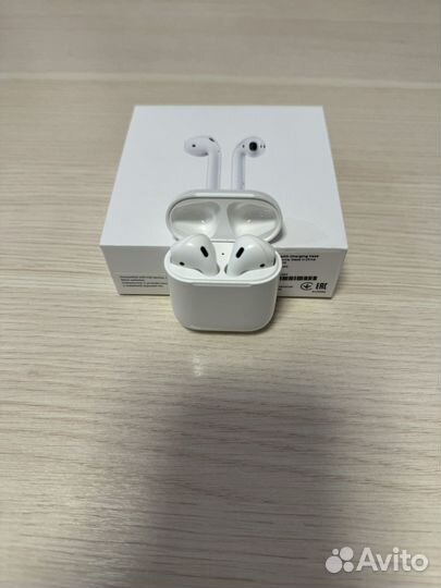 AirPods (1-го поколения)