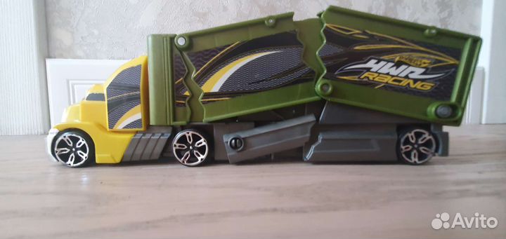 Hot wheels crashin' big rig жёлтая кабина
