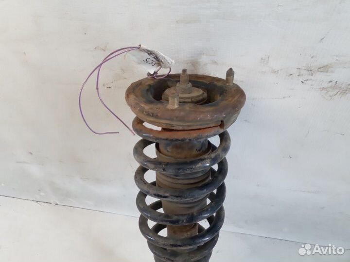 Амортизатор передний Mitsubishi Galant 8 4G93 2003