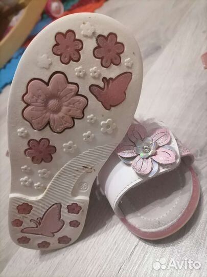 Босоножки для девочки