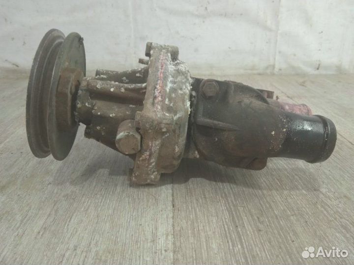 Водяной насос Volkswagen Passat B3 1992