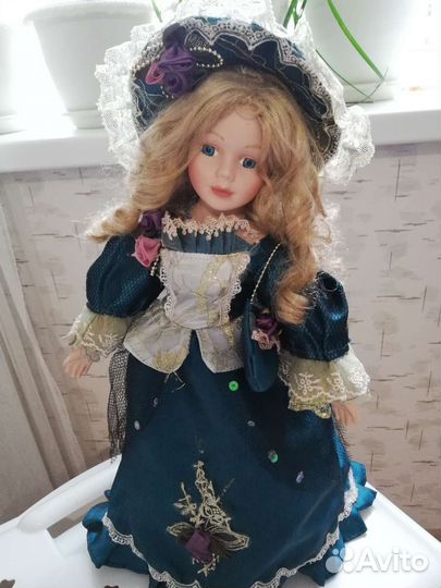 Кукла фарфоровая коллекционная