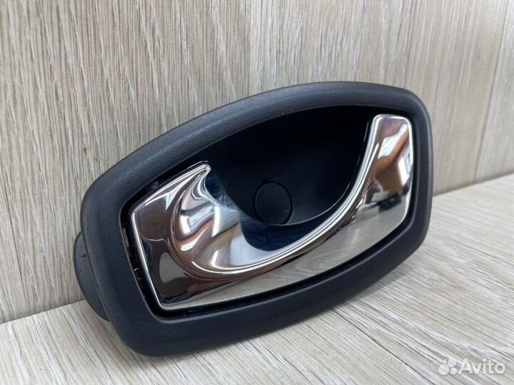 Ручка двери внутренняя левая Renault Kaptur