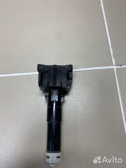 Форсунка омывателя фар левая Toyota Rav4 XA40 2012