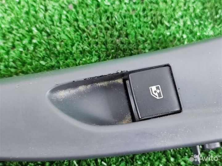 Кнопка стеклоподъемника Opel Zafira C 2014