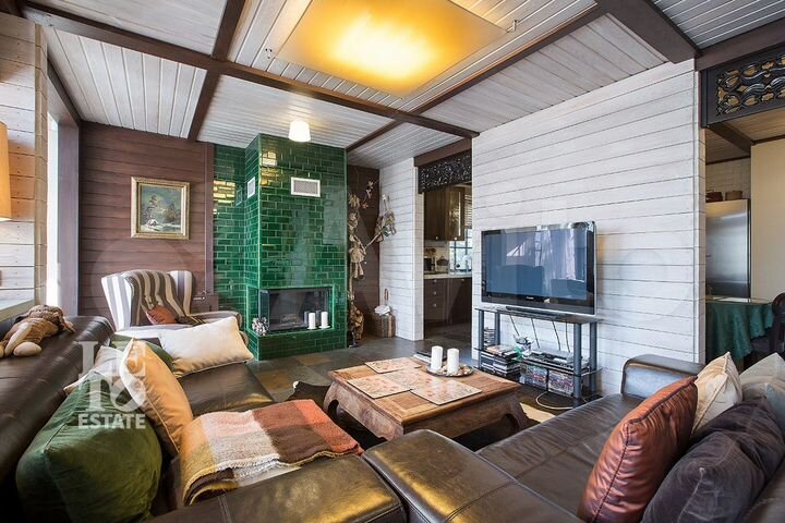 Дом 300 м² на участке 20 сот.