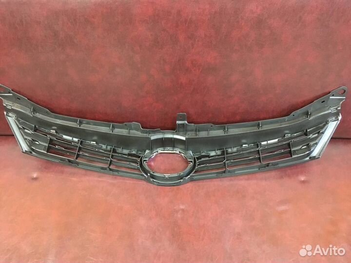 Решетка радиатора toyota camry 17-18