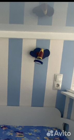 Продам люстру, светильники и подвески-пчелки