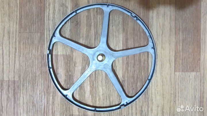 Шкив 5550000034 Bosch WFC2060 Maxx 4