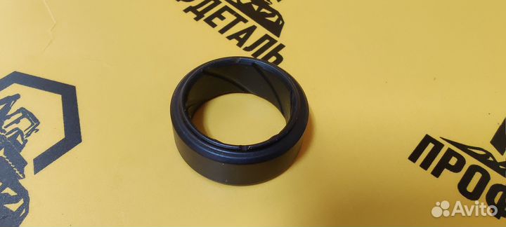 11988553 (VOE11988553) Втулка шкворня опора