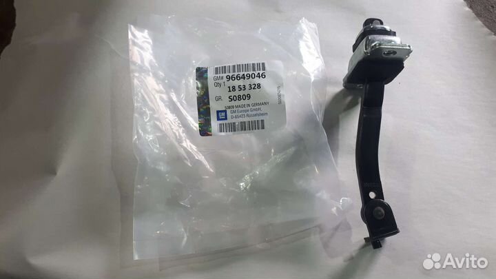 Ограничитель двери шевроле авео(оригинал)