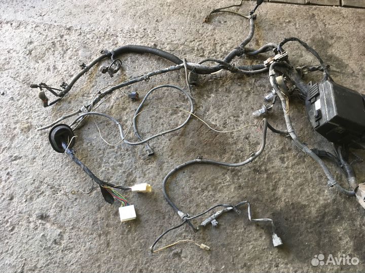 Подкапотная проводка Mitsubishi Lancer 9