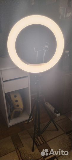 Кольцевая лампа со штативом