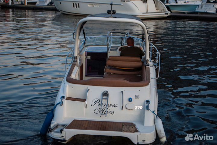 Катер с каютой и WC, яхта моторная теплая