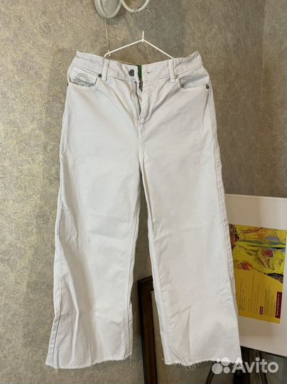 Джинсы белые