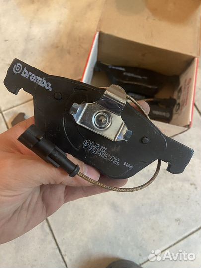 Тормозные колодки Brembo P23077