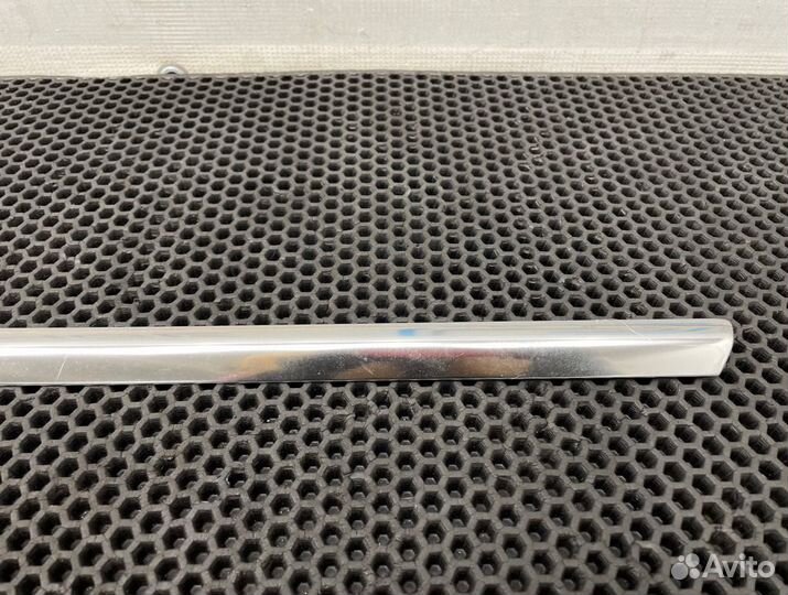 Молдинг стекла задний правый Audi A6 C7 cdnb 2.0