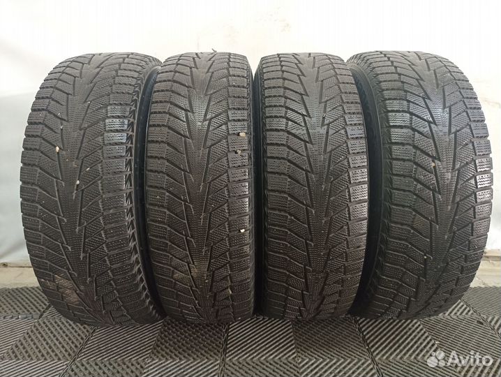 Hankook Winter I'Cept IZ2 215/65 R16