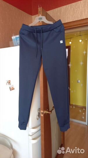 Спортивный костюм женский