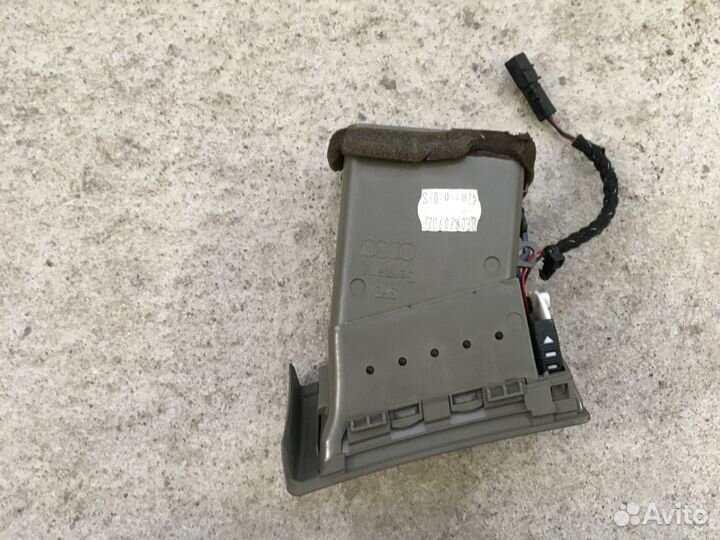 Дефлектор салона правый Audi A4 (4122)