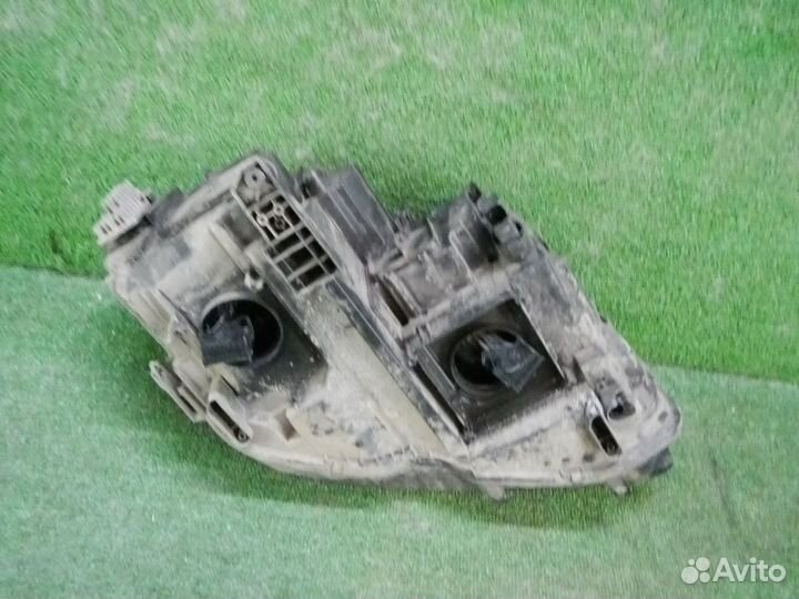 Фара левая Volkswagen Tiguan