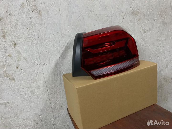 Фонарь правый внутренний Volkswagen Polo sedan 6